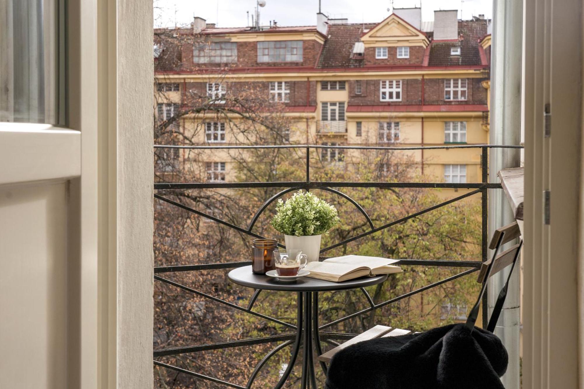 Days - Balcony - Workplace - Great Vibe Praga