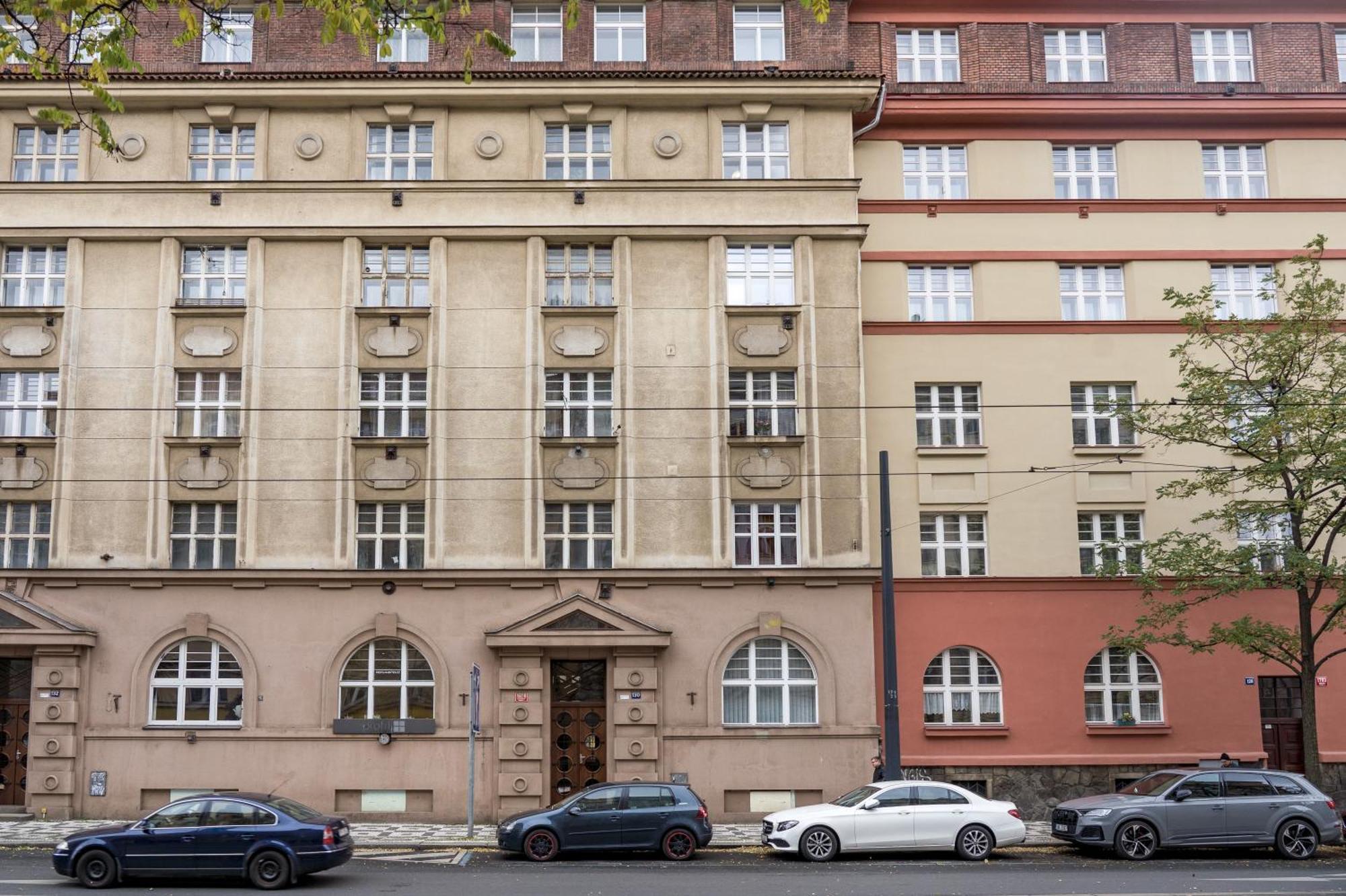 Days - Balcony - Workplace - Great Vibe Apartmán Praha